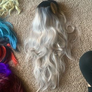 29 inch ombré silver/gray WIG 🤍🤍🤍 FIRM PRICE